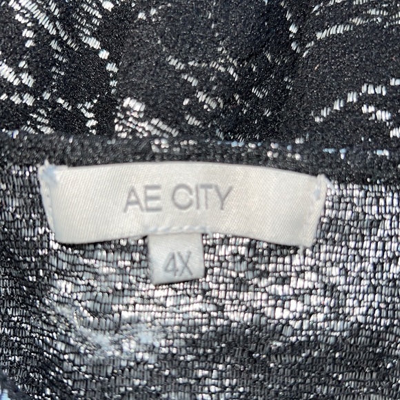 Black/Silver Lace Camisole/Tank - Picture 4 of 6